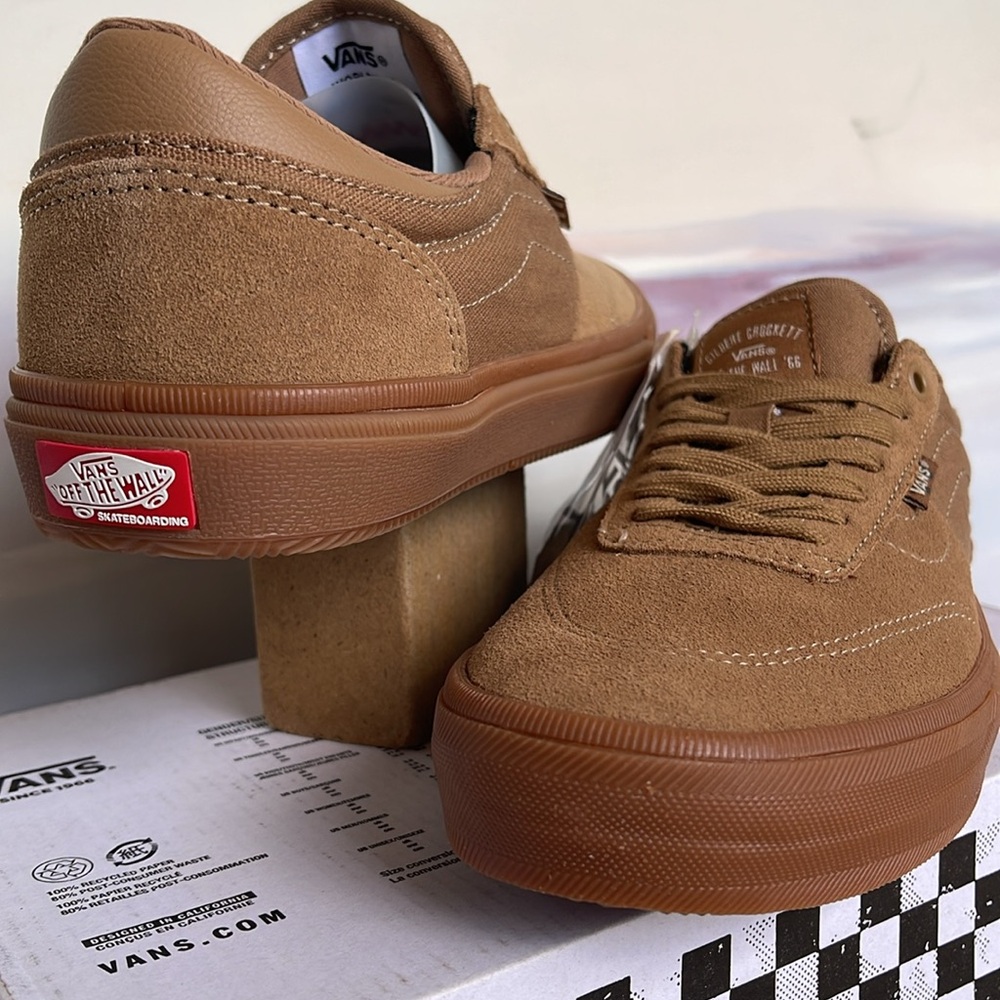 Vans WMNS Gilbert Crockett
Brown/Gum
VN0A5JIFB7G
Sneakers - Picture 9 of 16